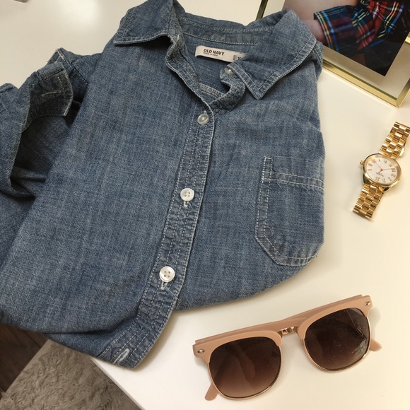 💐Denim button down top💐 - Picture 1 of 3